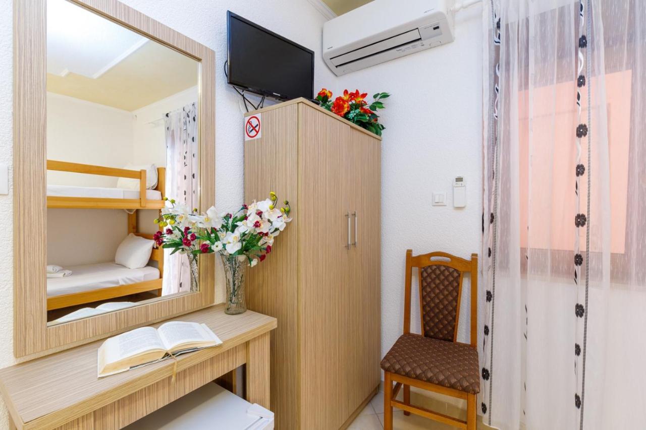 Genoa Rooms Пореч Екстериор снимка
