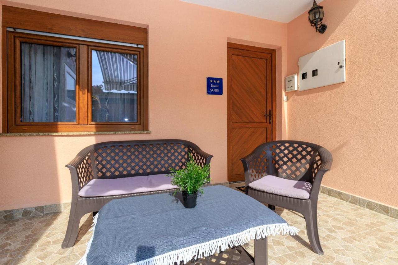Genoa Rooms Пореч Екстериор снимка