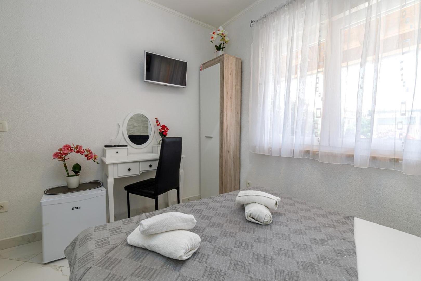 Genoa Rooms Пореч Стая снимка